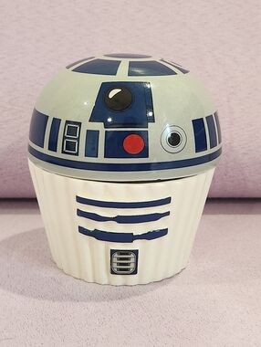 Hallmark x Star Wars R2D2 Ceramic Birthday Cupcake